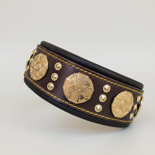Elegant Leather Collar With Rivet Patterns