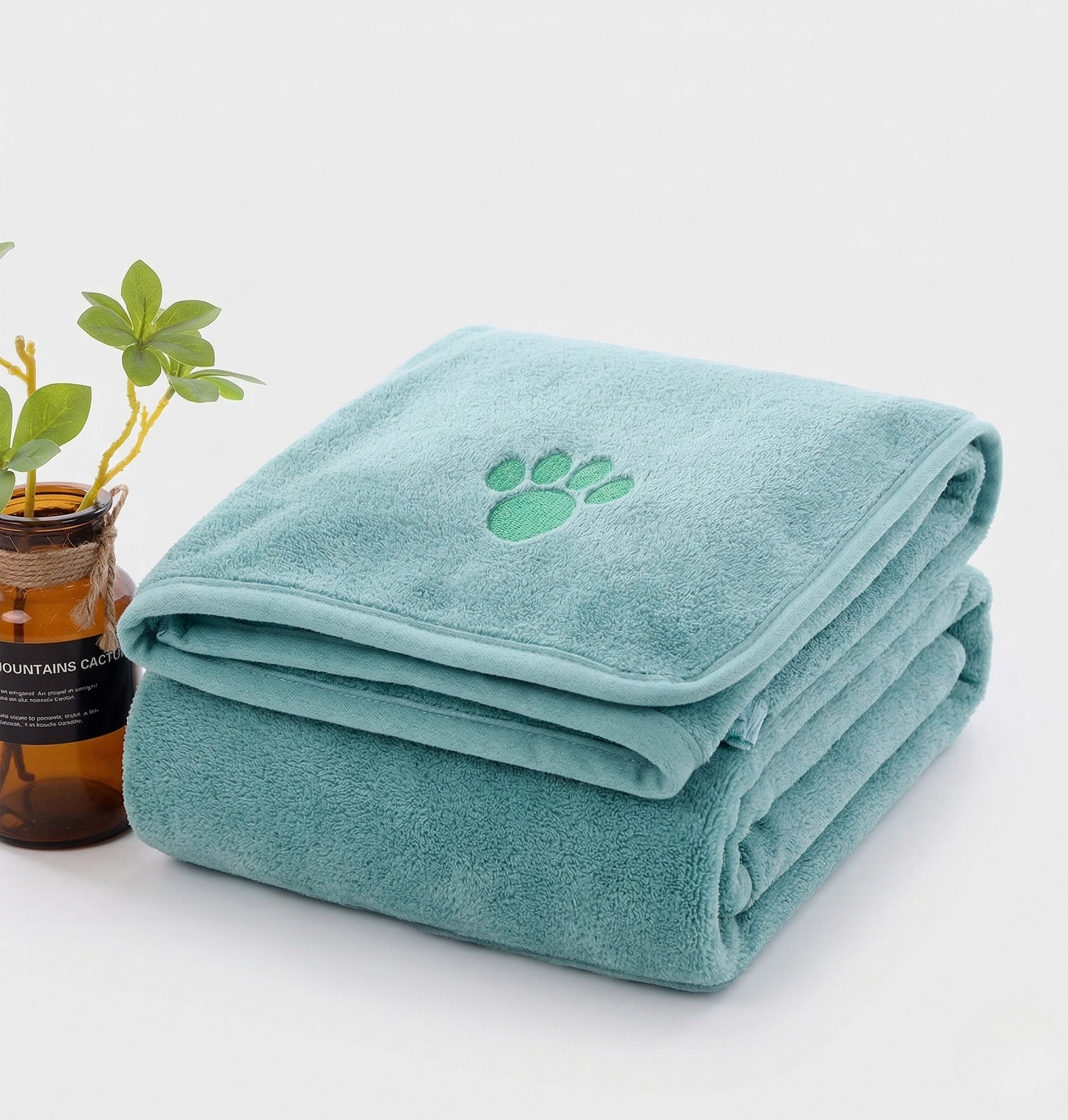 Elegant Towel With Embroidered Design