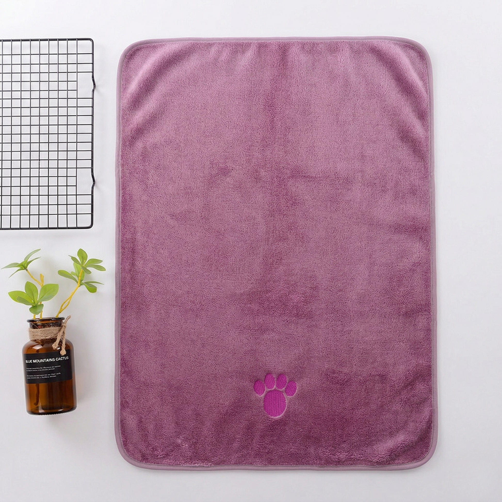 Elegant Towel With Embroidered Design